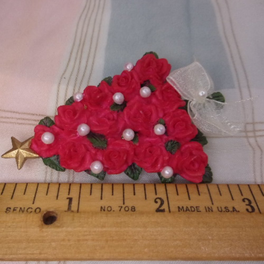 Pink Roses Christmas Tree Brooch Pin - Picture 4 of 5